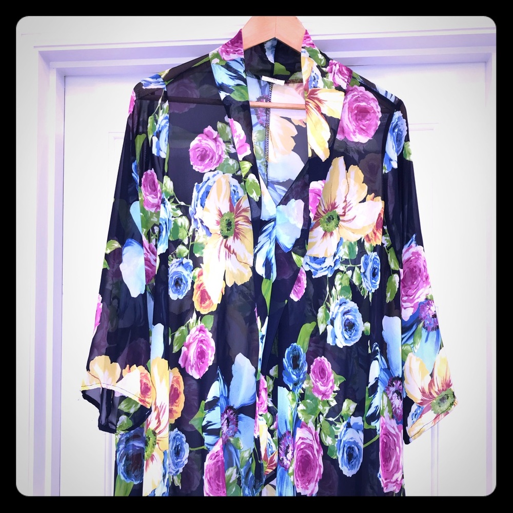 Kimono style open wrap, floral print